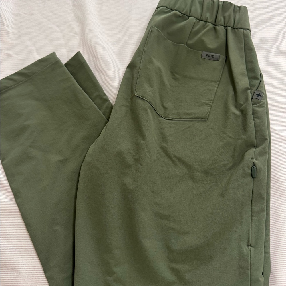 Women’s Figs Pro